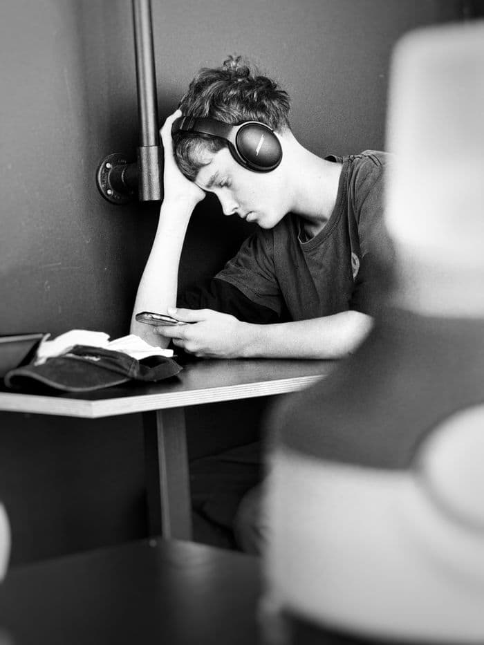 Mobile — 202402250952_bw